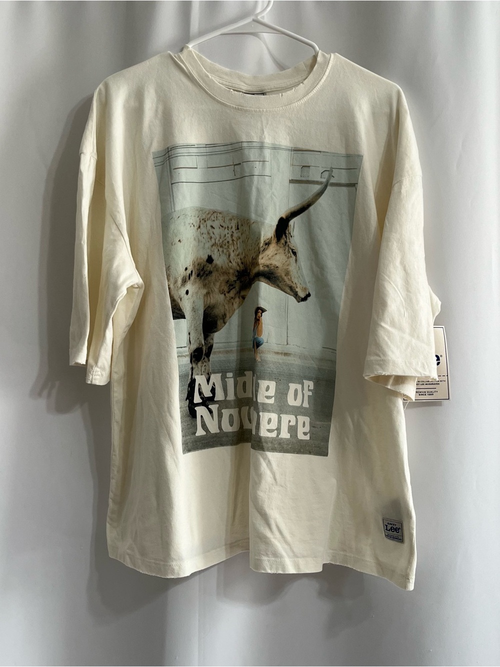 NWT❗️Kacey Lee women’s “ Middle of Nowhere” graphic tee cream short sleeves sz M